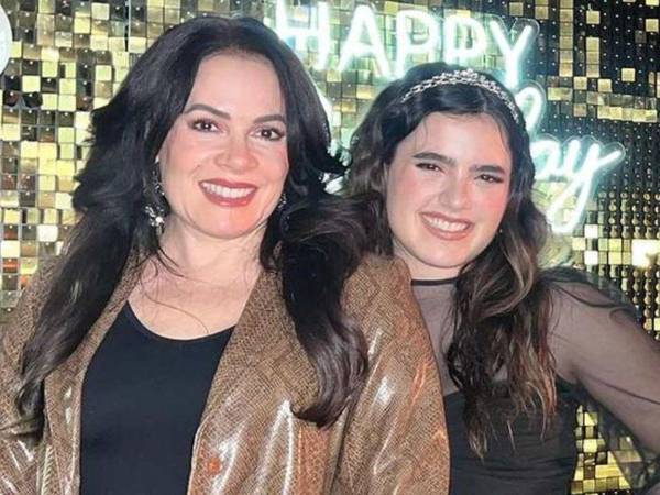 América Guinart hija Camila Fernández.