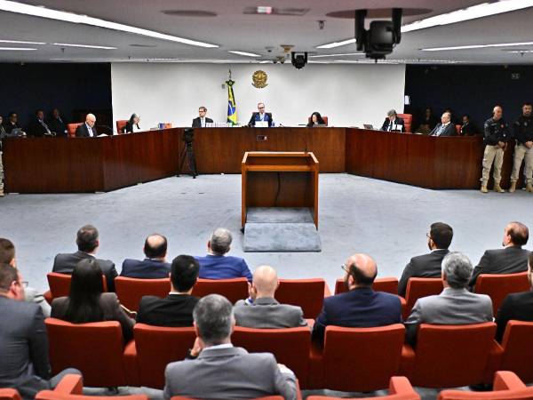 El juicio por intento de golpe de Estado del expresidente de Brasil Jair Bolsonaro este martes, en el Supremo Tribunal Federal en Brasilia (Brasil)