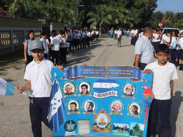 Decenas de estudiantes, docentes y personal administrativo del Instituto Modesto Rodas Alvarado (IMRA), de Ilanga, Trujillo, Colón, rindieron homenaje este martes a la Bandera Nacional durante un acto cívico que marcó el inicio del mes patrio.