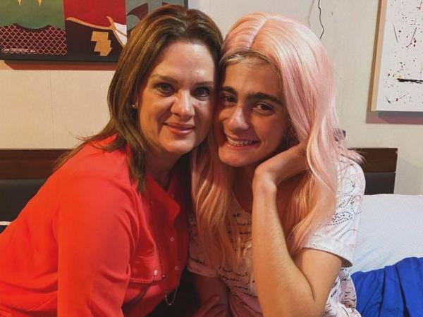 Érika Buenfil reveló que está de acuerdo en que su hijo Nicolás Buenfil utilice vestidos y pelucas.