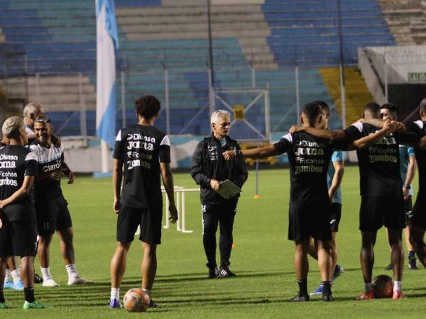 Reinaldo Rueda y Honduras están obligados a vencer este jueves a Guayana Francesa.