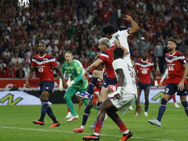 Marquinhos anotó el gol al último minuto para darle el empate al club parisino.
