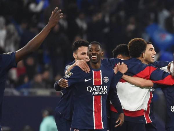 Dembélé celebrando el gol que le dio la Supercopa de Francia al PSG.