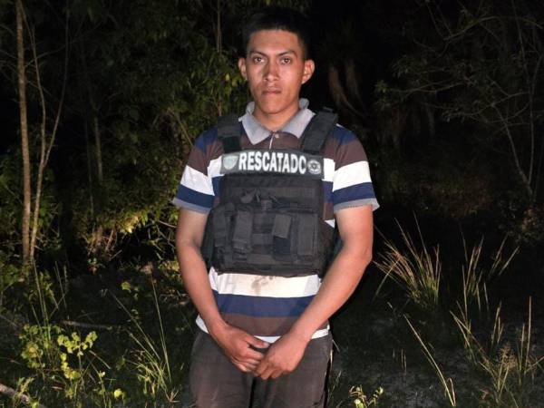 Un albañil de 27 años fue localizado sano y salvo en una zona montañosa de Marcala, La Paz, luego de que presuntamente simulara su propio secuestro y exigiera el pago de un millón de lempiras para supuestamente recuperar su libertad, informó la Unidad Nacional Antisecuestros (UNAS-DPI).