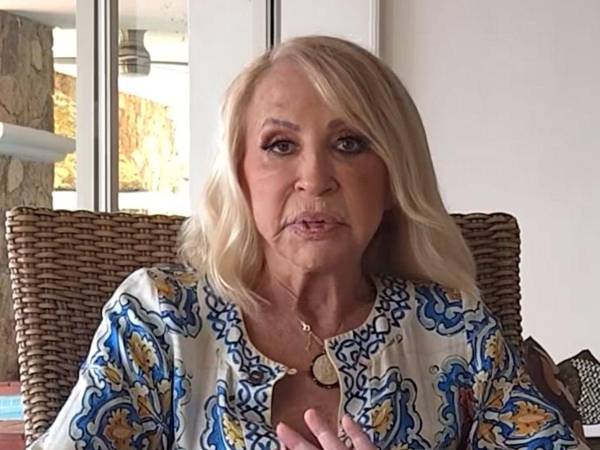La salud de Laura Bozzo mantiene en alerta a sus seguidores, luego de que la conductora peruana fuera sometida a una cirugía de emergencia por una úlcera duodenal perforada, una complicación que ha marcado el inicio de una difícil recuperación.