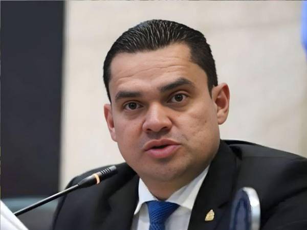 Tomás Zambrano, presidente del Congreso Nacional.