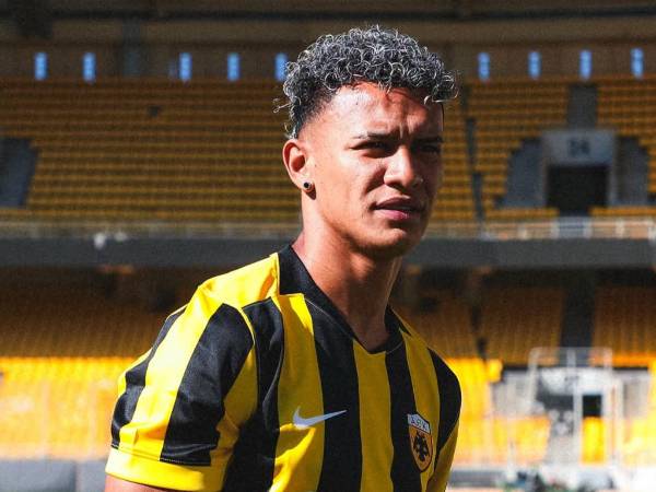 El volante catracho firmó hasta 2030 por el AEK de ATENAS de Grecia.