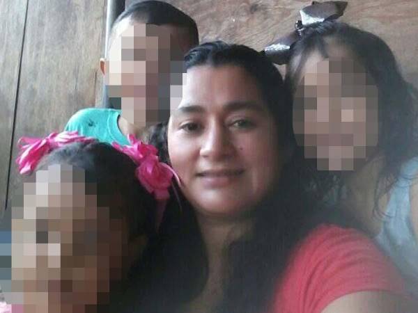 Una tragedia enluta a una familia y a toda una comunidad en el municipio de Choloma, Cortés, luego de que una joven perdiera la vida tras ser atacada por una serpiente venenosa.