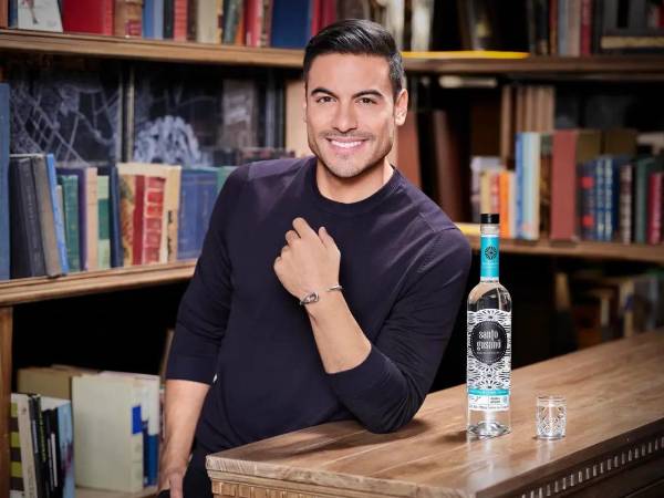 Carlos Rivera compartió un mensaje en sus redes sociales y dijo que necesita reposo.
