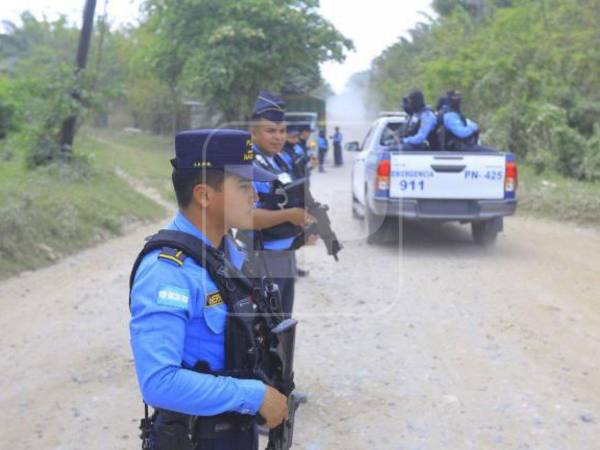 La comunidad de La Fragua, en El Progreso, Yoro, se convirtió en la zona cero de una violenta masacre que dejó cuatro jóvenes muertos, un hecho que ha intensificado el temor entre los habitantes y ha provocado un fuerte despliegue policial en los antiguos campos bananeros de la región.