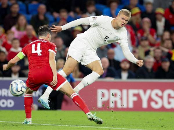 El delantero noruego Haaland no pudo anotar esta vez para su selección.