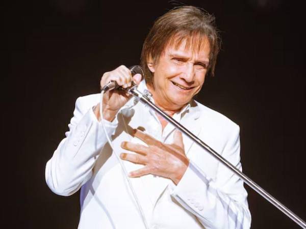 Roberto Carlos vivió un episodio inesperado fuera de los escenarios al sufrir un accidente automovilístico en Brasil.