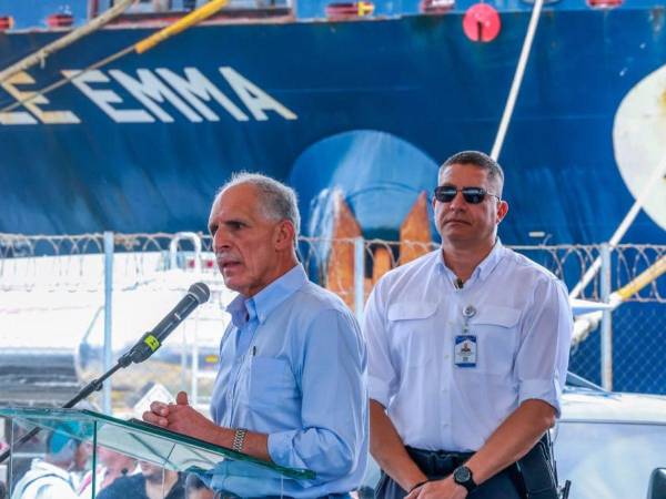 El presidente Nasry Asfura participó en la conmemoración del 60 aniversario de la Empresa Nacional Portuaria, donde destacó el papel estratégico de Puerto Cortés.El presidente Nasry Asfura participó en la conmemoración del 60 aniversario de la Empresa Nacional Portuaria, donde destacó el papel estratégico de Puerto Cortés.