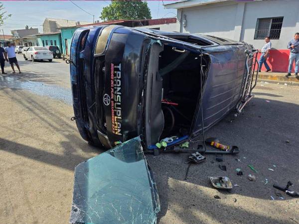 El fuerte accidente en el barrio Medina dejó decenas de heridos.