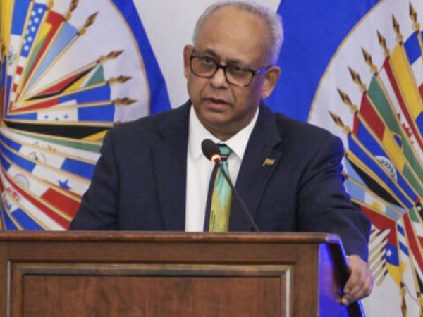 El nuevo secretario general de la Organización de los Estados Americanos (OEA), el surinamés Albert Ramdin.