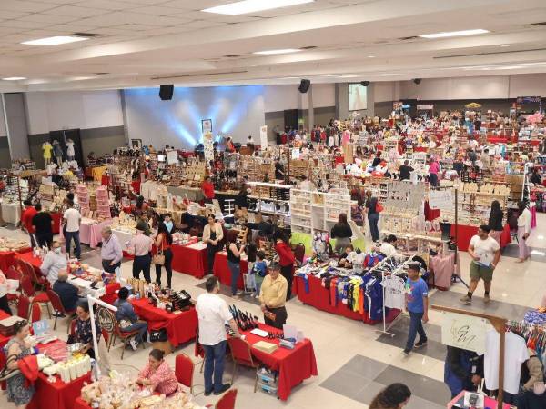 El Bazar del Sábado ha impulsado a más de 6,000 vendedores a nivel nacional según datos de la CCIC.