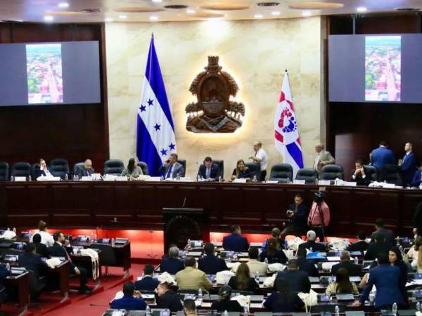 Autorizan 371 obras del Fondo Hondureño de Inversión Social (FHIS) por más de L2,400 millones.
