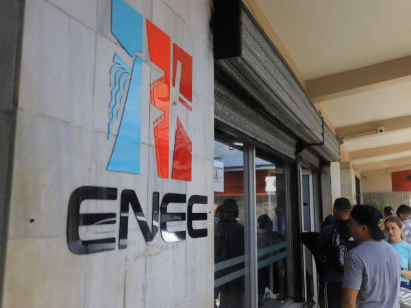 La estatal elétrica renegoció contratos energéticos con 18 empresas generadoras de energía.