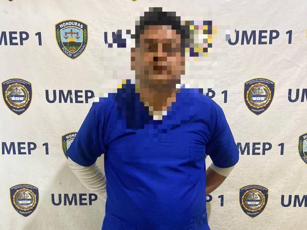 Las autoridades no revelaron la identidad del médico arrestado.