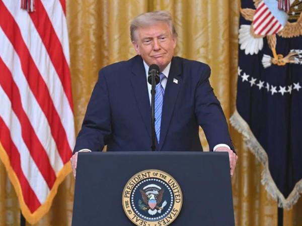El presidente estadounidense afirma que su administración ha impedido que personas de la IA hagan cosas malas.