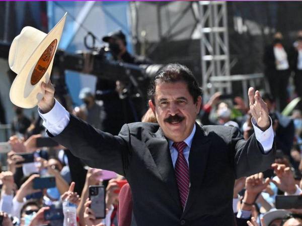 De acuerdo con las <u><a rel=noopener noreferrer href=https://www.laprensa.hn/videos/noticiero/mel-zelaya-se-reunio-con-el-chapo-guzman-segun-romeo-vasquez-HP25911273 target=_blank>declaraciones</a></u> del general retirado Romeo Vásquez Velásquez, el expresidente de Honduras, Manuel Zelaya Rosales, tuvo un encuentro con Joaquín “El Chapo” Guzmán y miembros del Cartel de Sinaloa durante su mandato presidencial en 2006.