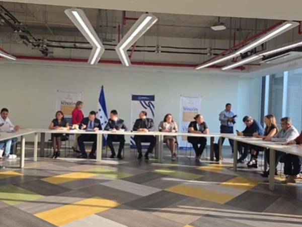 Gobierno y sectores acuerdan salario mínimo para 2026 y 2027