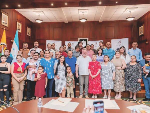 El alcalde Roberto Contreras y pastores evangélicos afinaron detalles del evento que será el sábado 27 de septiembre.