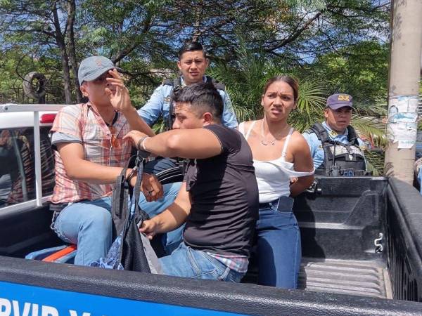 Tres extranjeros son detenidos tras denuncia por presuntos asaltos en buses de la ruta Torocagua-Plaza. Aún se desconocen las identidades,