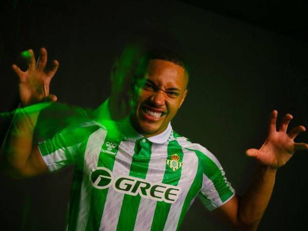 Vitor Roque llegó para la presente temporada al cuadro bético cedido a préstamo por parte del FC Barcelona.