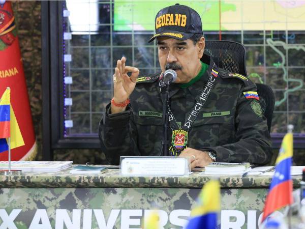 El presidente de Venezuela, Nicolás Maduro, hablando durante el vigésimo aniversario del Comando Estratégico Operacional de la Fuerza Armada Nacional Bolivariana.