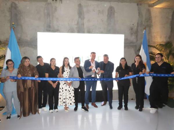 Con casi 30 años de experiencia y presencia internacional, Capilea inauguró su primera clínica en San Pedro Sula, acercando a Honduras las soluciones más avanzadas en recuperación capilar.