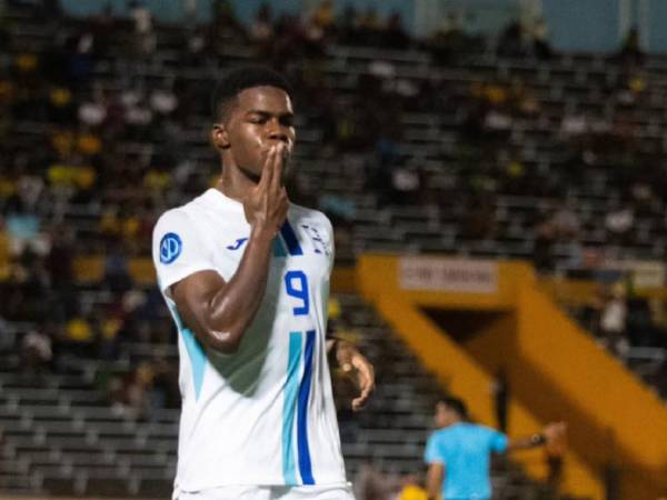 Keyrol Figueroa vivió una noche inolvidable con la Selección de Honduras.
