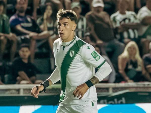 Auzmendi jugó más de una temporada con el Taladro, disputando más de 15 partidos, anotando 4 goles y aportando 2 asistencias.