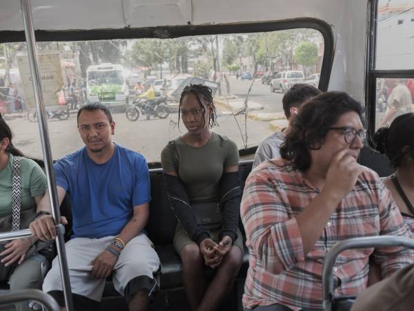 Michelda Supreme, una migrante haitiana, optó por quedarse en la CDMX en lugar de continuar su viaje a EU.