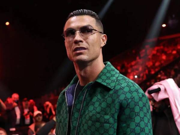 Uno de los tantos compañeros que ha tenido Cristiano Ronaldo en su carrera como futbolista ahora sorprende al convertirse en albañil.