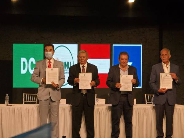 El evento fue promovido por la plataforma de Defensores de Honduras.