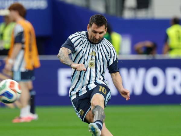 Lionel Messi durante los ejercicios de calentamiento.