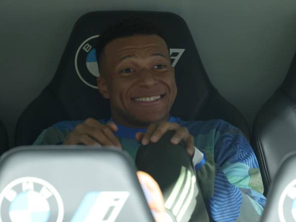 Real Madrid está cerrando uno de las peores temporadas de su historia y Kylian Mbappé ha sido señalado por la afición, muchos los quieren fuera y ahora hay un gigante de Europa que piensa en su fichaje.