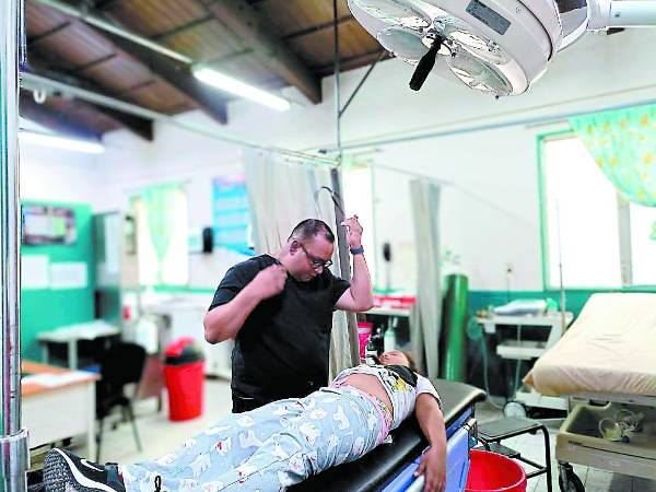 <b>Contrataron personal médico para dar atención a pacientes.</b>