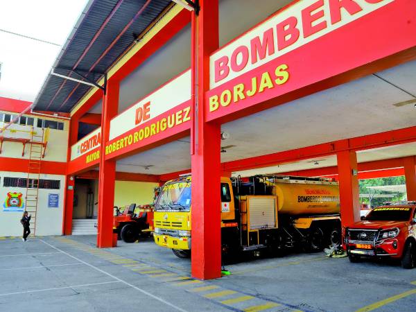 Estación central del Cuerpo de Bomberos en la colonia Prado Alto
