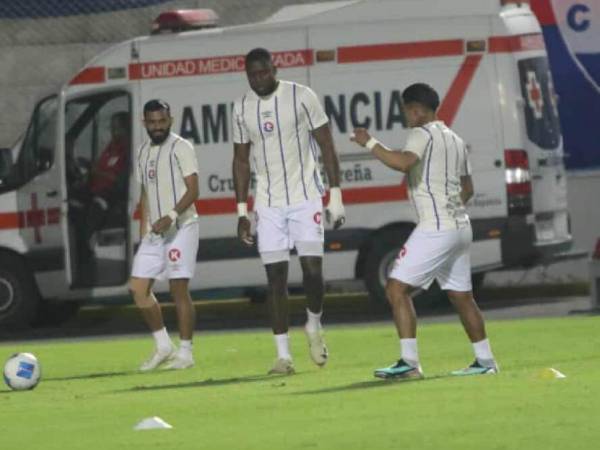 El calentamiento de Olimpia a minutos del arranque.