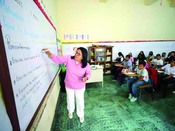 Docentes protestarán este lunes en varias instituciones.