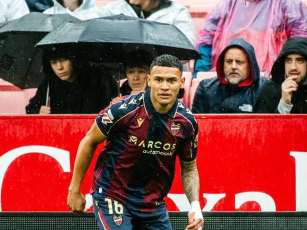 Kervin Arriaga es titular indiscutible en el centro del campo de Levante.