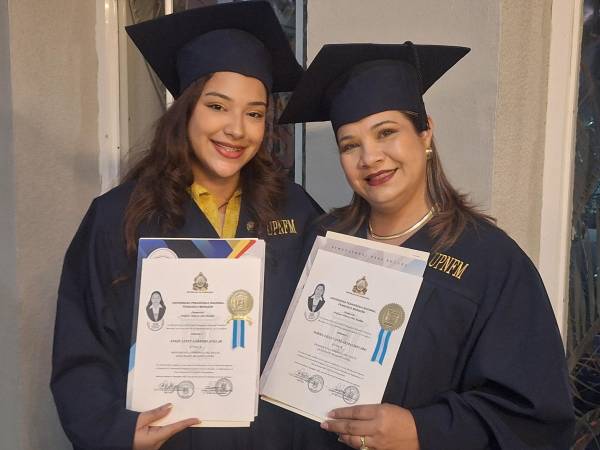 La historia de Angie Garrido y su madre, Norma Avelar, es un testimonio de que la perseverancia y el apoyo familiar pueden llevar a alcanzar las más altas cimas académicas.