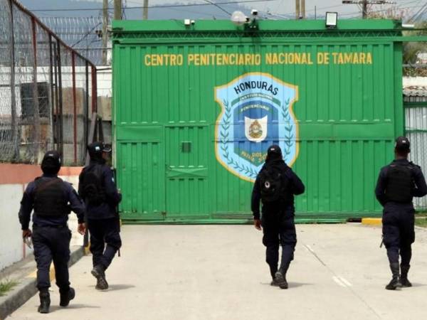 El traspaso de mando se realizó en presencia de las nuevas máximas autoridades del INP.