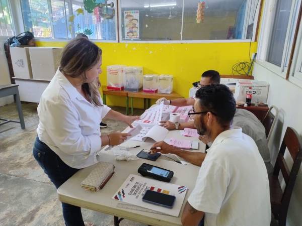 Los partidos políticos están capacitando a sus simpatizantes que participarán como miembros de mesa en las elecciones generales.