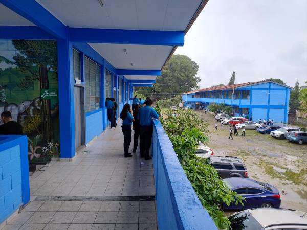 La escuela Guadalupe de Quezada en el centro de La Ceiba es el centro de votación más concurrido de La Ceiba, Atlántida.