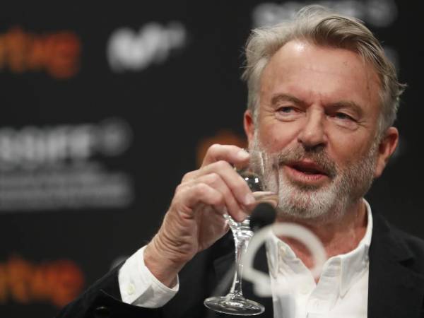 Directores como Phillip Noyce ('Dead Calm'), los primeros ministros de Nueva Zelanda y Australia, Christopher Luxon y Anthony Albanese, y actores como Toni Collette y Joel Tobeck han recordado a Sam Neill, fallecido hoy a los 78 años, como un caballero y un actor profundamente sensible.