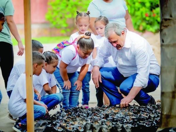 <b>El presidente de la CCIC, Karim Qubain, durante las actividades que desarrolla en la Capital Industrial.</b>