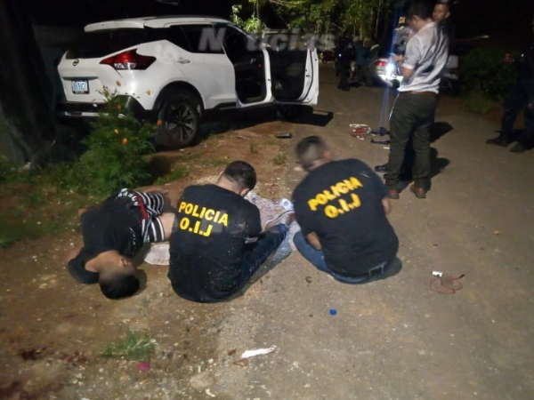 Tres supuestos sicarios de origen hondureño fueron detenidos el 17 de mayo de 2023 como sospechosos de una tentativa de homicidio en perjuicio de un sujeto de apellido Picado, alias Noni. Foto: Cortesía.